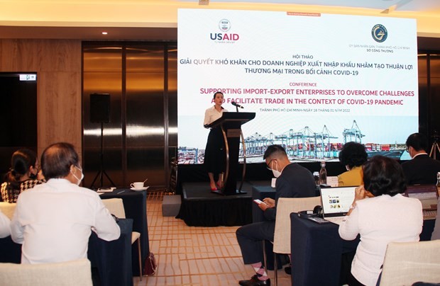 HCMC seeks ways to support exporters, importers ảnh 1