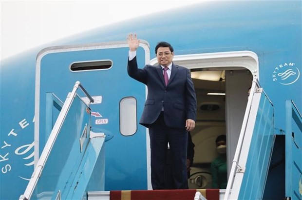 Prime Minister leaves Hanoi for US to attend ASEAN-US summit ảnh 1