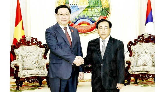 NA Chairman Vuong Dinh Hue concludes official visit to Laos ảnh 1