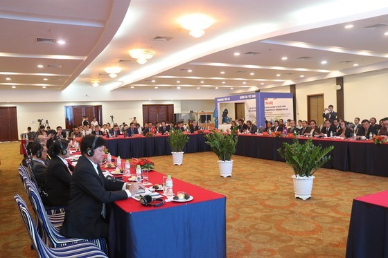 Conference on trade, investment, tourism cooperation between VN, Lao, Thailand takes place ảnh 2