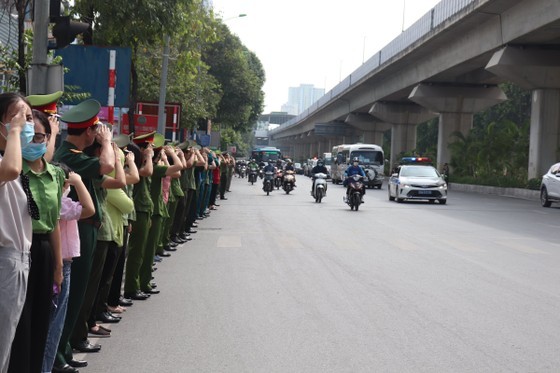 Funeral for three firefighters who die on duty in Hanoi ảnh 3