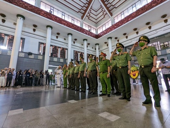 Funeral for three firefighters who die on duty in Hanoi ảnh 8