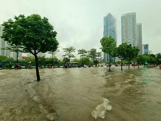 Downpour leaves at least 7 dead and missing in Northern region ảnh 3