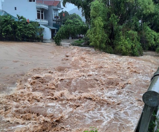Downpour leaves at least 7 dead and missing in Northern region ảnh 1
