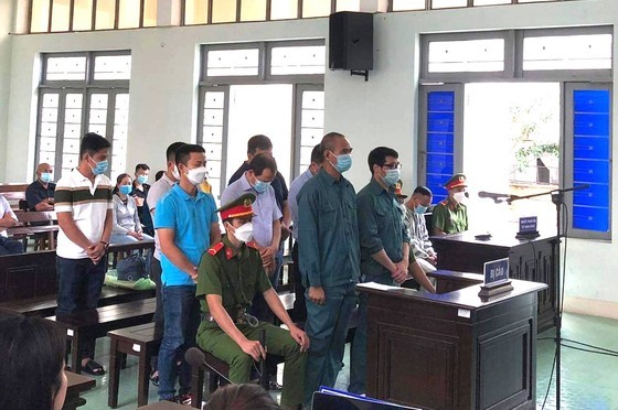 Ring leader on trial for smuggling petrol and oil ảnh 1