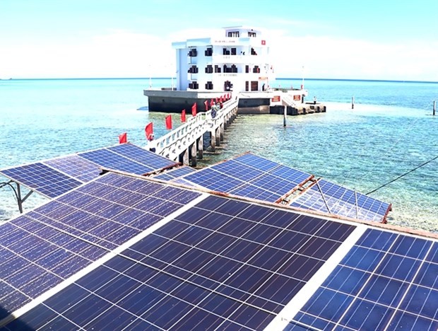 Clean energy brings stable electricity supply to Truong Sa Archipelago ảnh 1