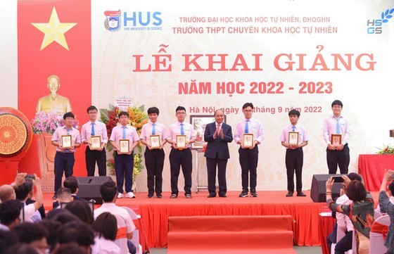 Roughly 23 million students start new academic year nationwide  ảnh 2