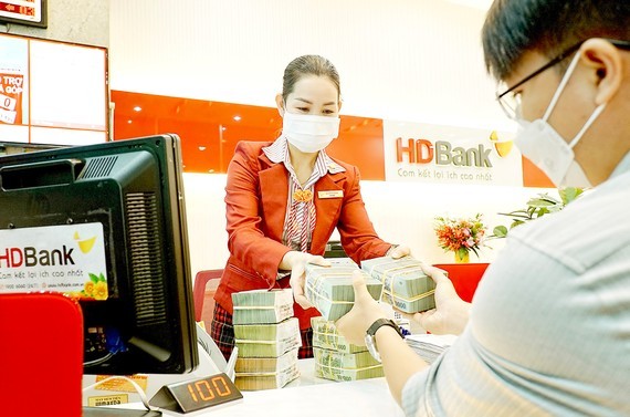 Commercial banks allowed to expand room for credit ảnh 1