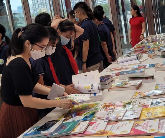 Workshop on compiling, publishing textbooks held by Education Ministry ảnh 1