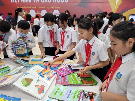Workshop on compiling, publishing textbooks held by Education Ministry ảnh 2