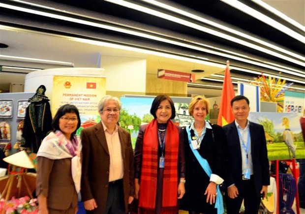Vietnam introduces handicraft products, cuisine at UN Bazaar 2022 ảnh 1