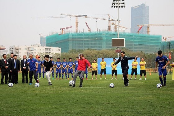 VN-RoK strengthen football development cooperation  ảnh 2