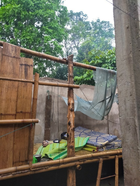 Whirlwind blows away at least 17 rooftops in Thua Thien- Hue ảnh 2