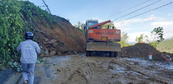 16 out of 53 victims found dead in Quang Nam landslides ảnh 1