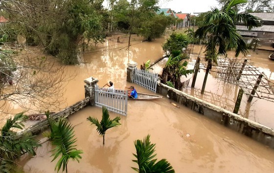 Central region constantly braces for storms, floods  ảnh 3