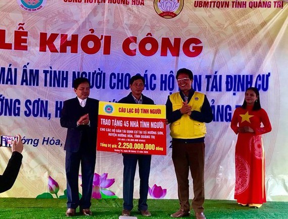 Quang Tri builds houses for 45 landslide-prone households​ ảnh 1