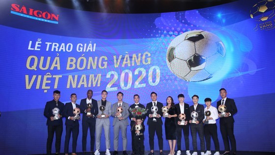 Nguyen Van Quyet (Hanoi FC) wins Men’s Golden Ball Awards 2020  ảnh 12