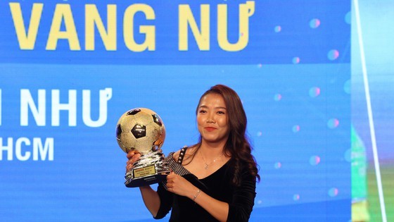 Nguyen Van Quyet (Hanoi FC) wins Men's Golden Ball Awards 2020  ảnh 5