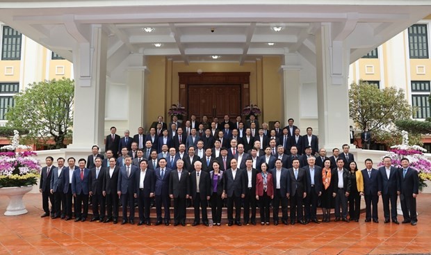 Politburo holds meeting with former Party officials ảnh 1