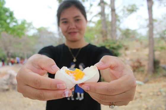 Bung Thi Hot Spring becomes new attractive tourist attraction in Binh Thuan ảnh 7