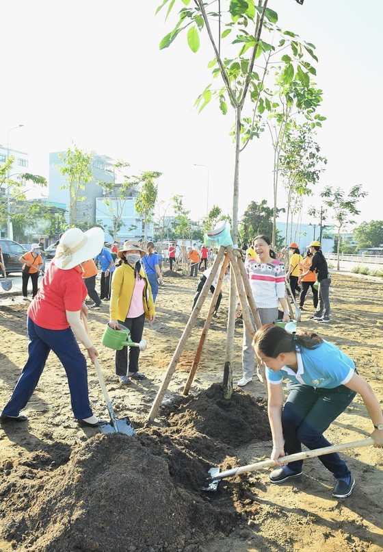 Thu Duc City launches tree- planting campaign for second phase  ảnh 2
