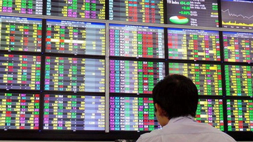 Newly-opened securities accounts set historic record in March ảnh 1