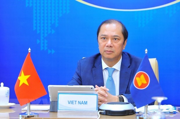 Vietnam proposes ASEAN, China prioritise coordination in Covid-19 fight ảnh 1