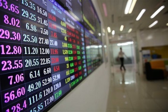 Stock markets receive steady capital from banks ảnh 1