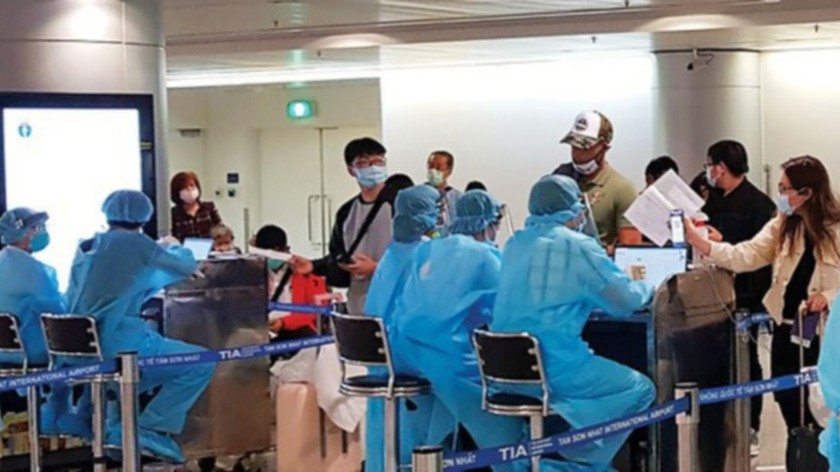 HCMC halts reception of foreign arrivals at Tan Son Nhat airport up to June 4  ảnh 1