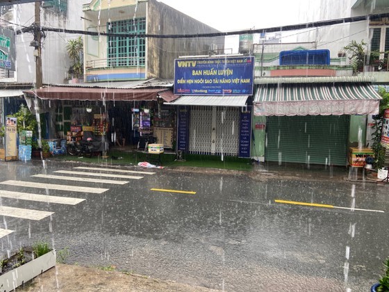 South braces for thundery showers due to storm Choi-Wan ảnh 1