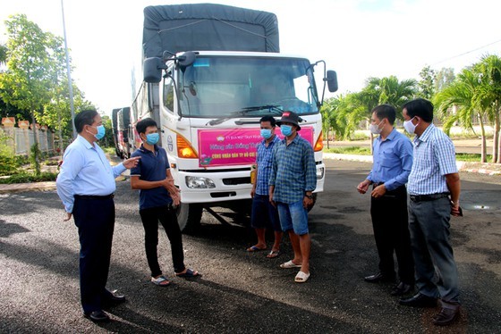Localities offer supports to HCMC residents affected by Covid-19 ảnh 4