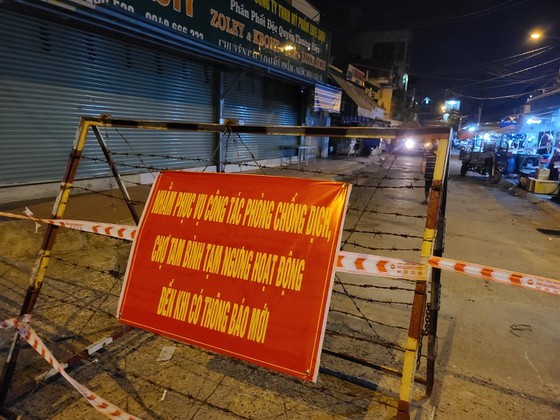 Tam Binh Market halted operation to fight against Covid-19 ảnh 1
