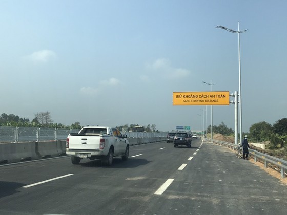 Trung Luong- My Thuan expressway ready before opening day  ảnh 5