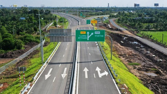 Two-way traffic to be allowed on Trung Luong – My Thuan expressway  ảnh 1