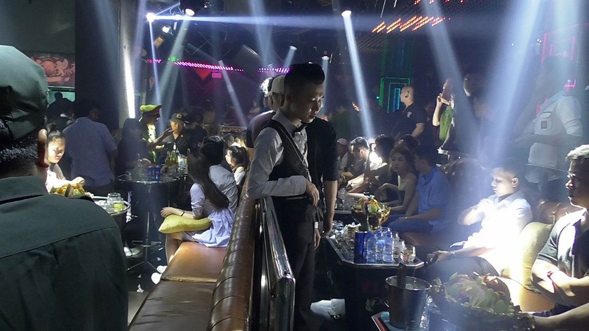 HCMC to strengthen operation inspection of bars, discos, karaoke lounges ảnh 1