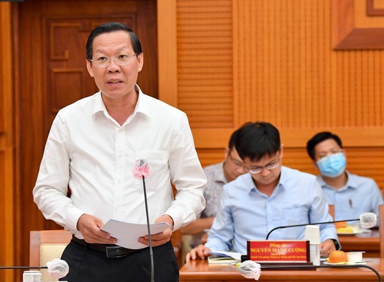 Leaders of HCMC, Binh Duong discuss transport infrastructure projects ảnh 3