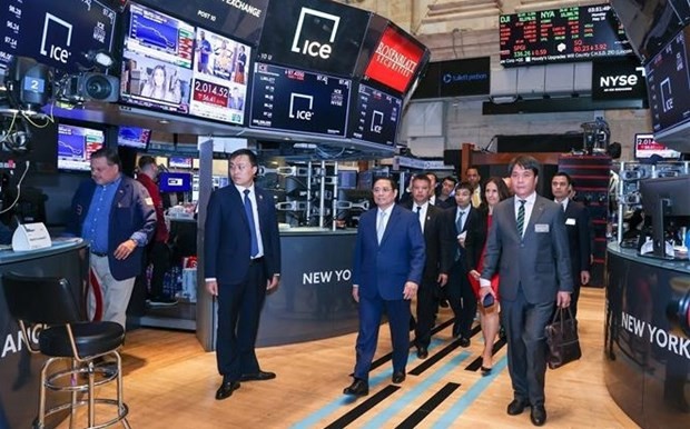 PM visits New York Stock Exchange, holds roundtable with CEOs of int'l firms ảnh 1