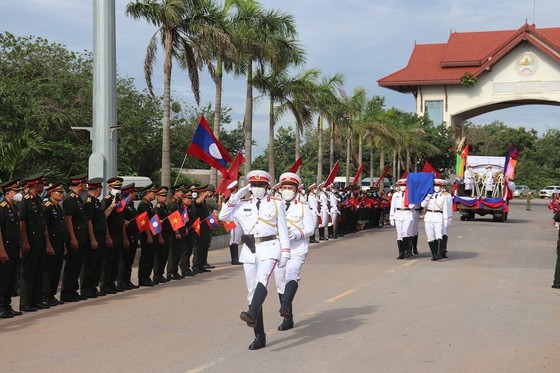 Quang Tri receives 12 remains of Vietnamese martyrs repatriated from Laos ảnh 6
