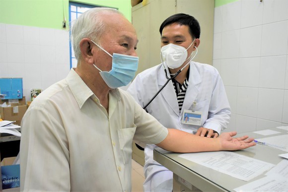 Ho Chi Minh City to pilot nursing centers under socialization model  ảnh 1