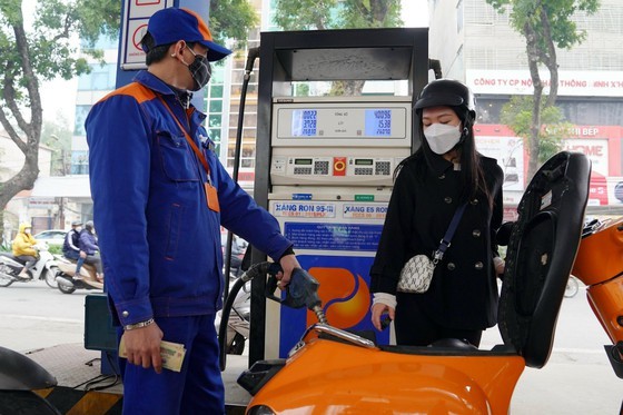 Vietnam puts gasoline database system into operation to avoid violations ảnh 1