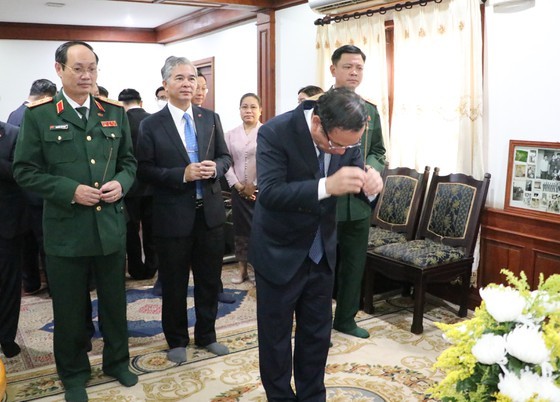 HCMC Party Chief visits families of late senior leaders of Laos ảnh 3