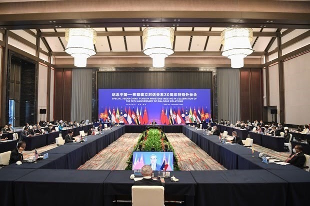 Vietnam attends 28th ASEAN-China Senior Officials' Consultation ảnh 1