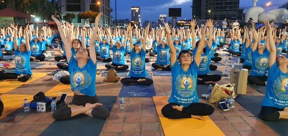  International Day of Yoga opens in Da Nang City ảnh 1