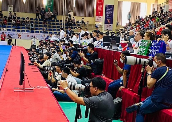 Journalists enthusiastically accompany Vietnamese sports  ảnh 2