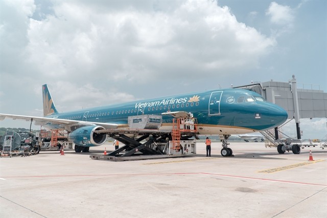 Airlines·asked to take stricter measures against staff's smuggling, trade violations ảnh 1