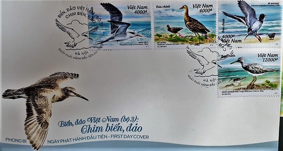 Postage stamp set featuring Vietnam's Sea and Islands released  ảnh 1