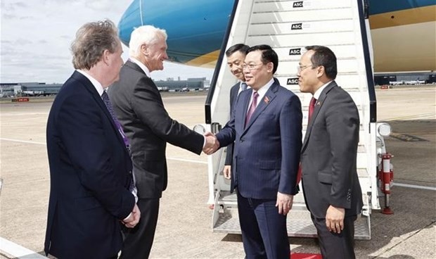 NA Chairman begins official visit to UK ảnh 1