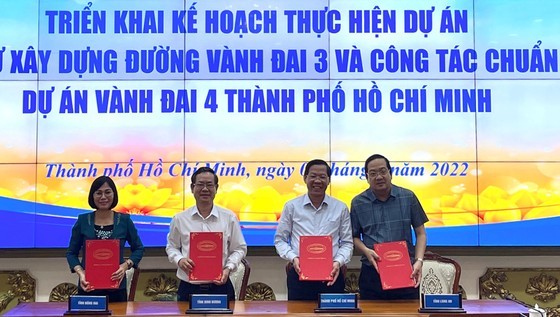 HCMC, three localities strengthen coordination to promptly implement Ring Road 3 ảnh 1