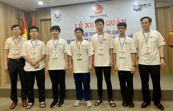  Vietnam ranks 5th at International Physics Olympiad 2022 ảnh 1