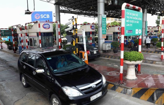 Some errors, incidents.still arise in non-stop electronic toll collection ảnh 1